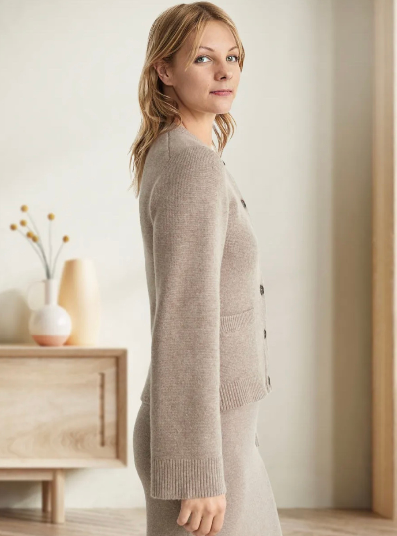 Anika - Elegant Button Cardigan