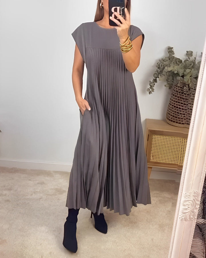 Genevieve - Elegant Pleated Maxi Dress