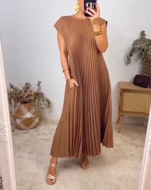 Genevieve - Elegant Pleated Maxi Dress